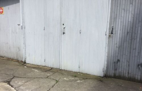 box 12 m2 proche Mairie de Bondy